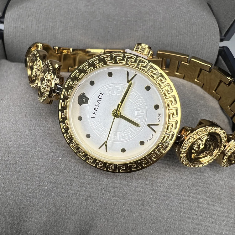 ساعت زنانه ورساچه Versace ضد آب
