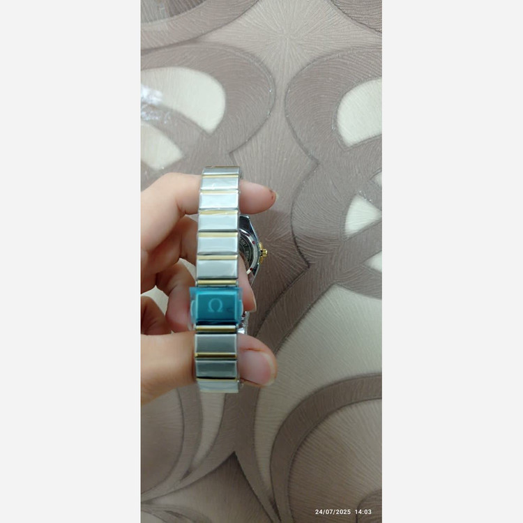 ساعت مچی زنانه برند امگا به پخش