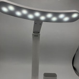 چراغ مطالعه شارژی مدل Q21-6 به همراه ساعت دیجیتال