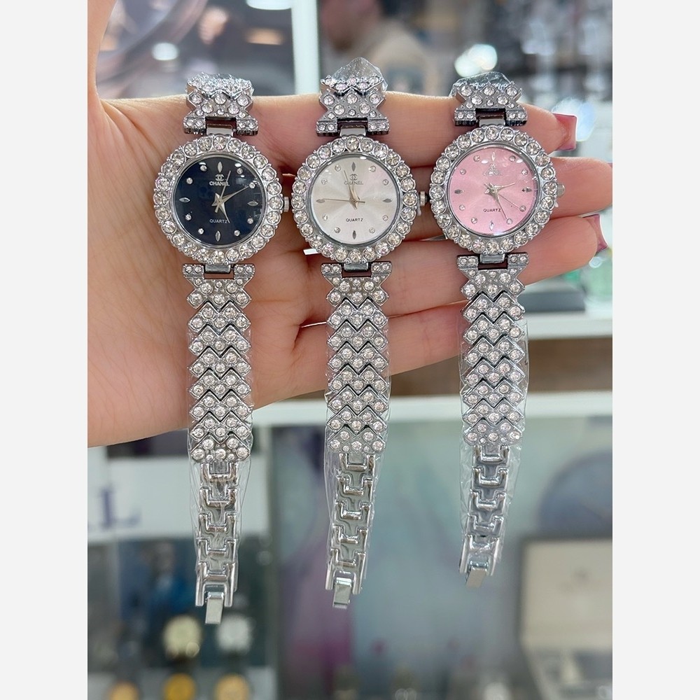 ساعت زنانه و دخترانه برند چنل کیفیت عالی شیک و زیبا رنگ ثابت فول نگین