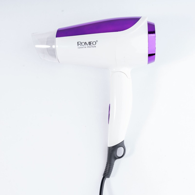 سشوار مسافرتی 1800 وات رومئو مدل RM-5959، موتور AC، وزن 350 گرم، المنت فلز، دارای سری متمرکز کننده پهن با ویژگی صاف ک...